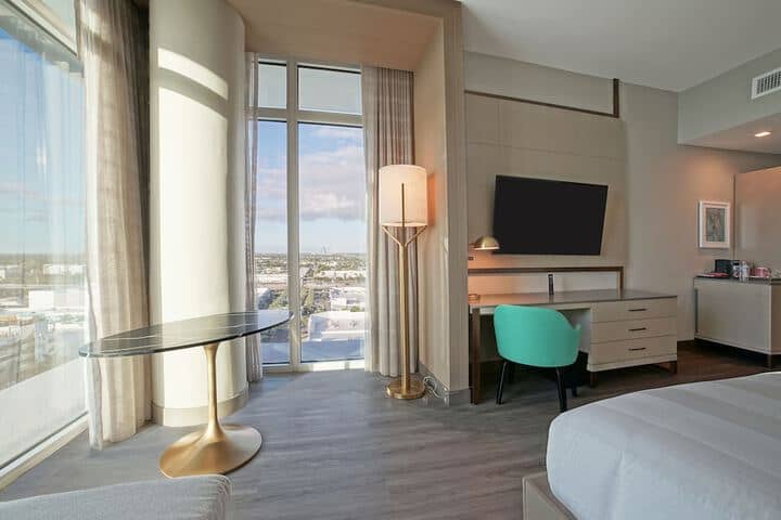 Room 14 of 93